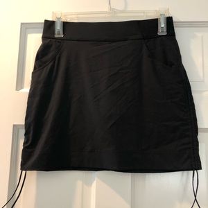 Columbia Size Medium black Omni shield skirt